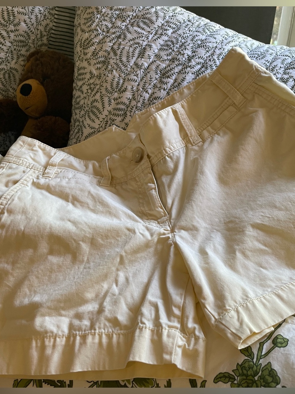 LOFT Butter Yellow Cotton 4” Shorts